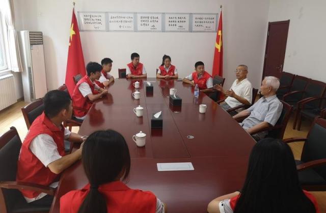 聆聽紅色經(jīng)典，感悟璀璨人生